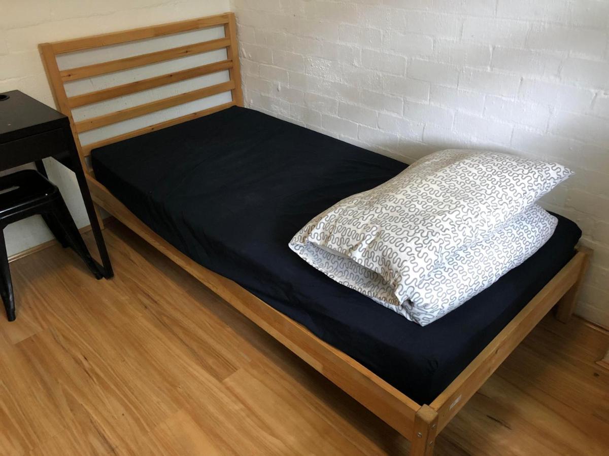 South Yarra Hostel Мелбърн Екстериор снимка
