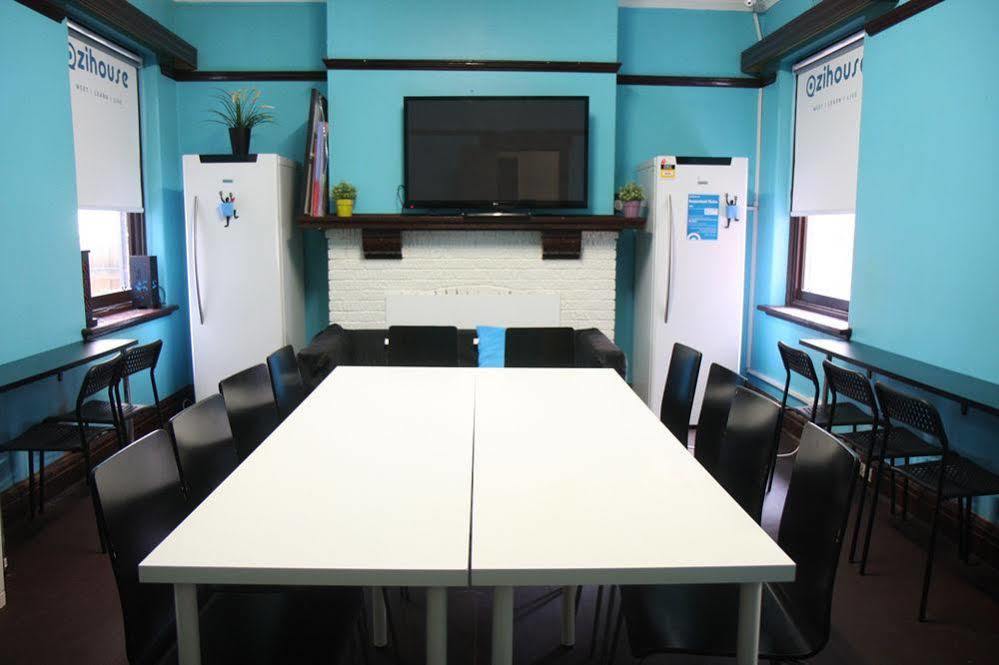South Yarra Hostel Мелбърн Екстериор снимка